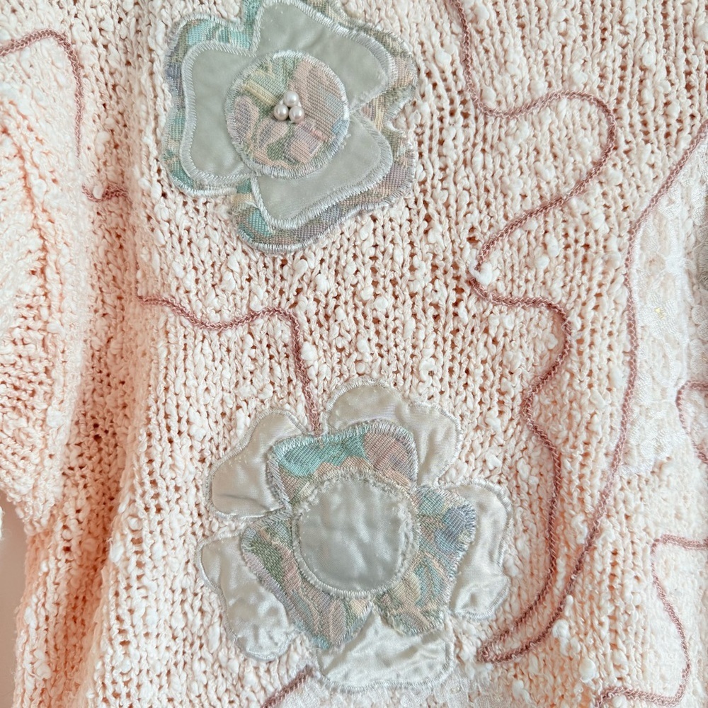 Vintage Pale Pink Floral-Appliqué Crewneck Sweater - Picture 4 of 8